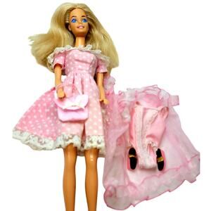 1987 Vintage Fun To Dress Barbie?  Restyled With Overnight Clothes & Slippers